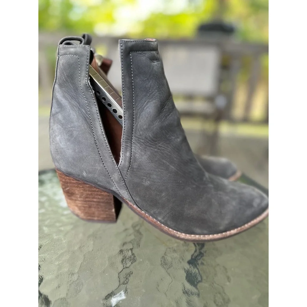 Jeffrey Campbell Gray Suede Leather Cutout Ankle Booties Wood Heel Size 9.5